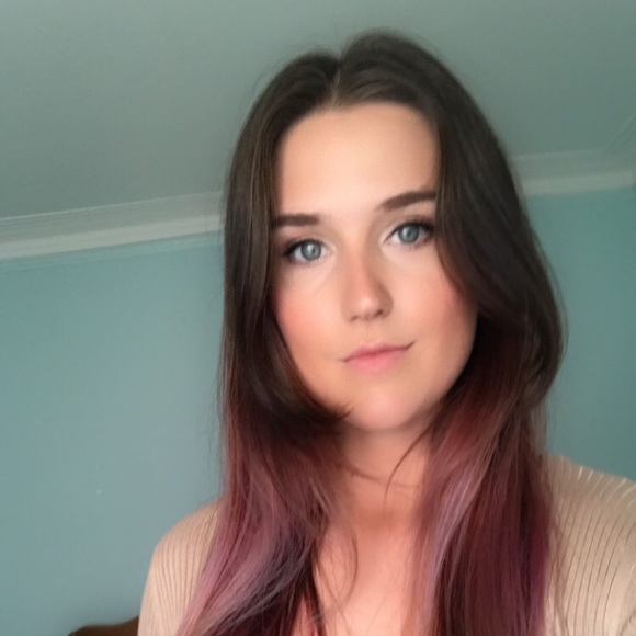 Meet your Posher, Christina - Picture 1 of 1